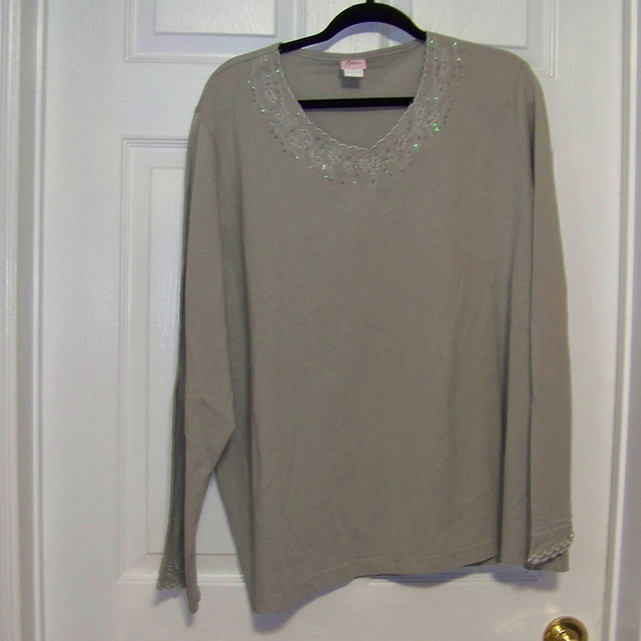 !!! 3 for $25 Adrian Delafield beaded top - Picture 1 of 2